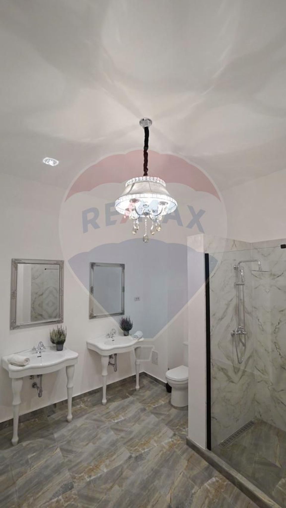 DE VANZARE Casa/Vila 10 camere BD Tomis