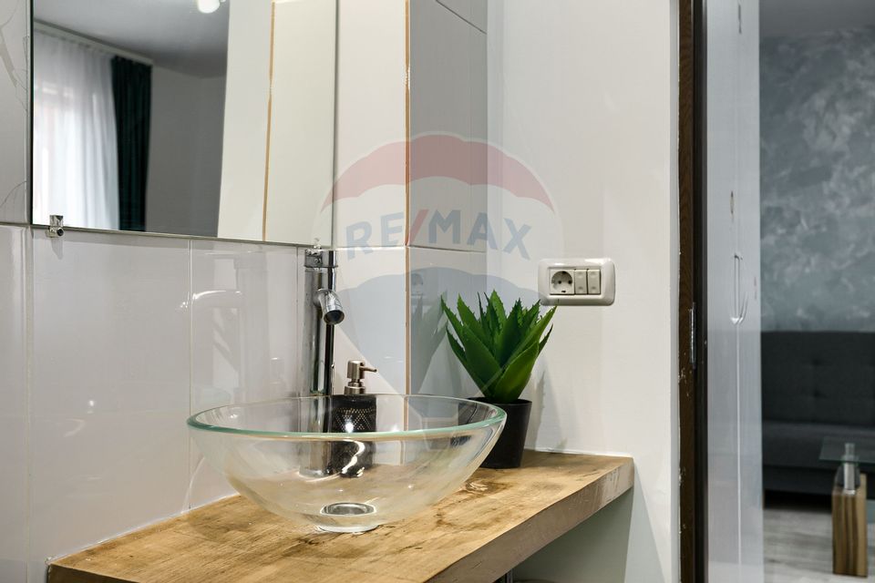 Apartament 2 camere , renovat, mobilat- utilat,  zona centrală
