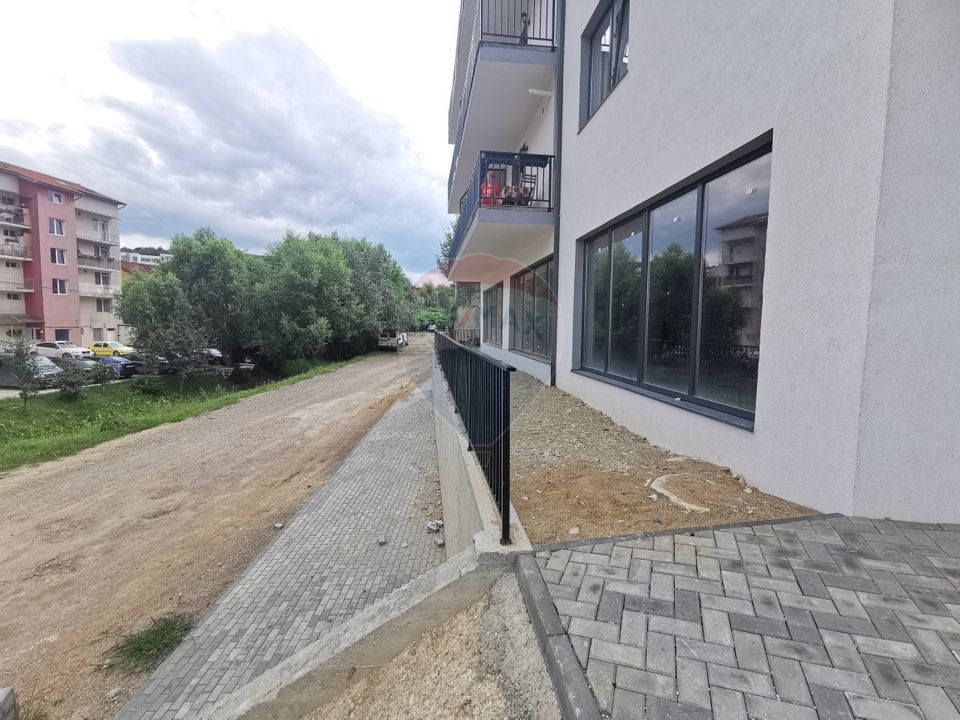 Spatiu comercial, de vanzare, 215 mp, Floresti