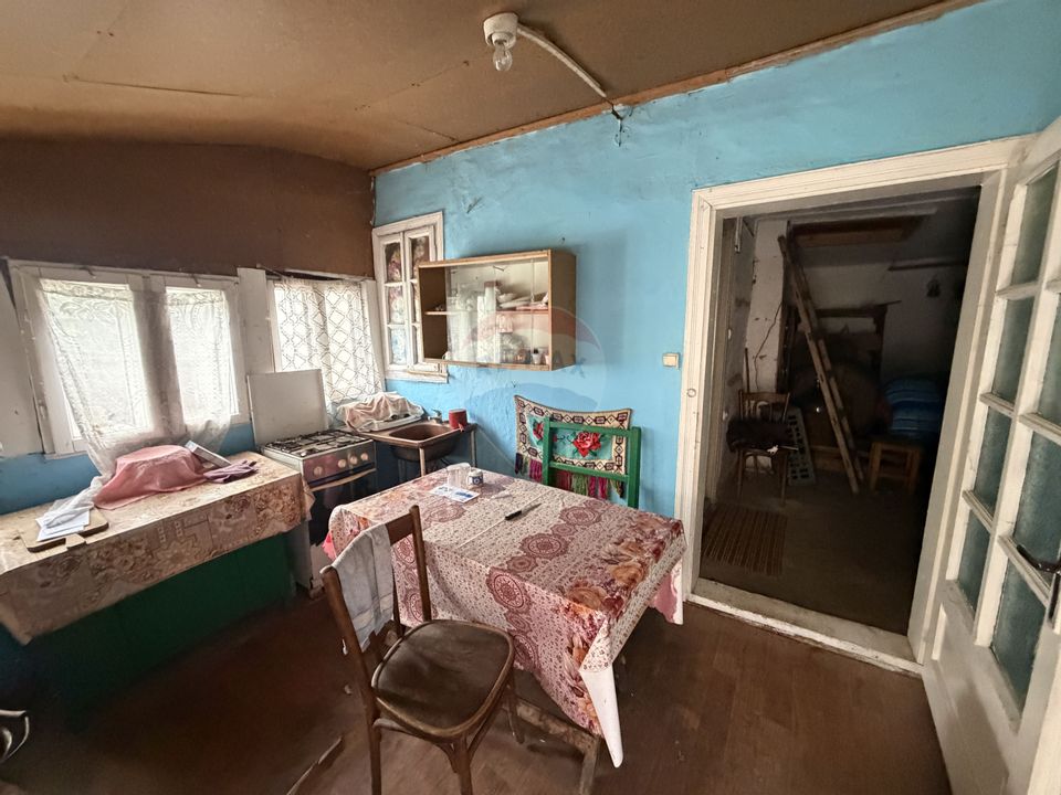 Casă cu teren Tifesti