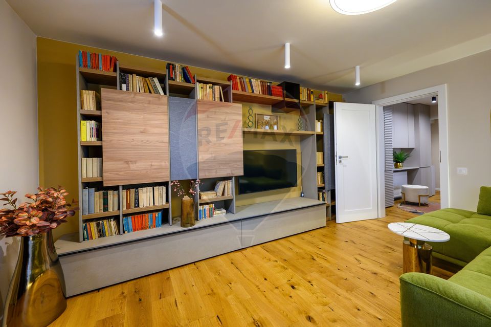 Apartament renovat, modern, cu 3 camere, de vânzare în Grigorescu