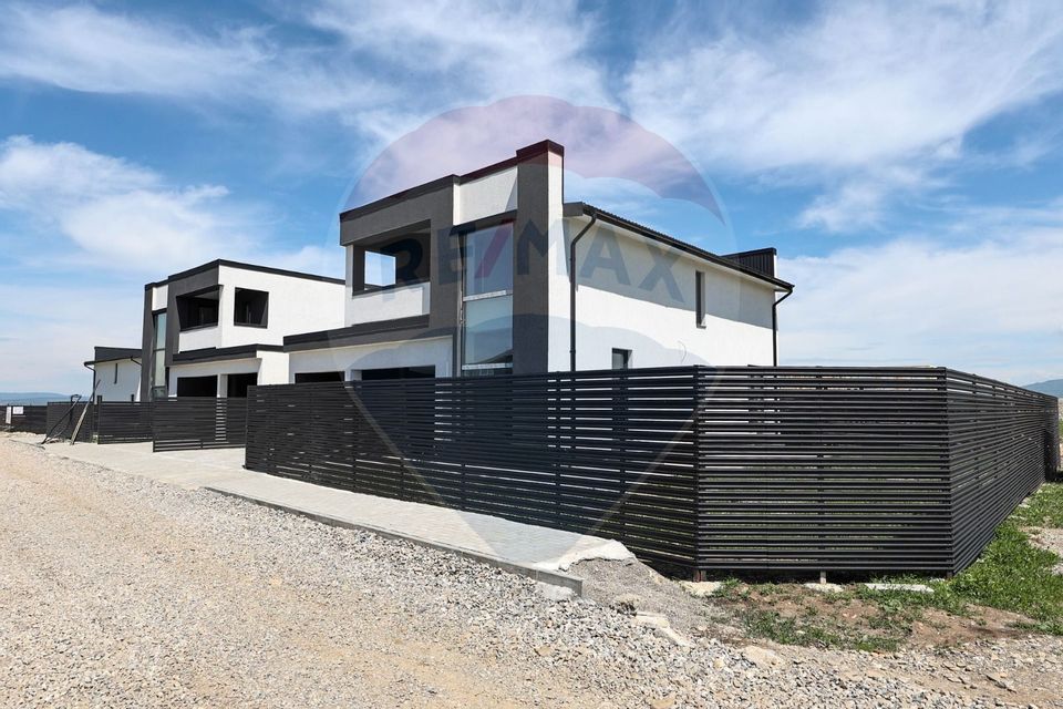 4 room House / Villa for sale