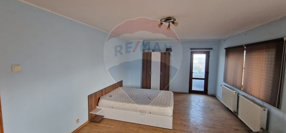 Vilă S+P+1E+M cu 7 camere de vânzare în TG. OCNA