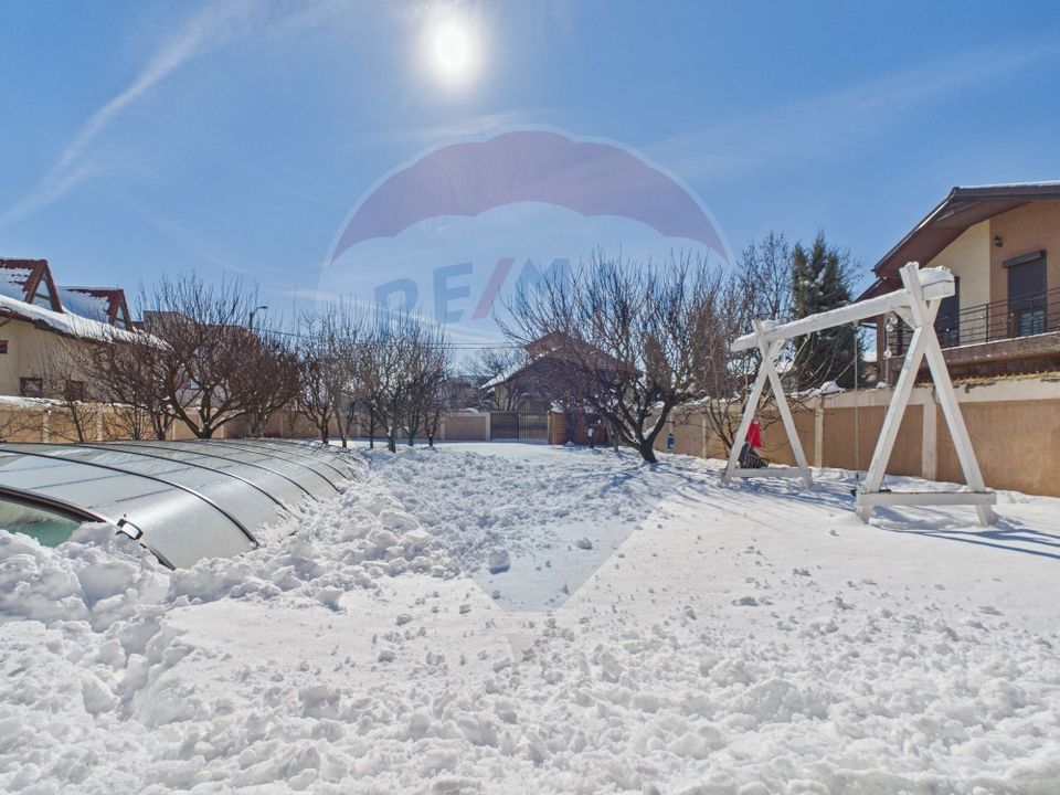 Villa with 6 rooms, pool and land 1300 sqm, for sale in Otopeni