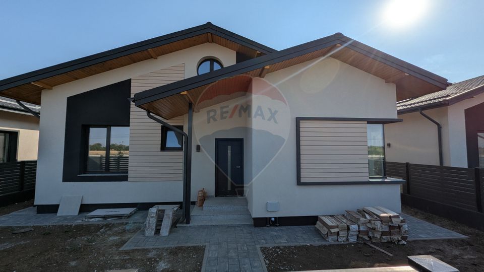 4 room House / Villa for sale