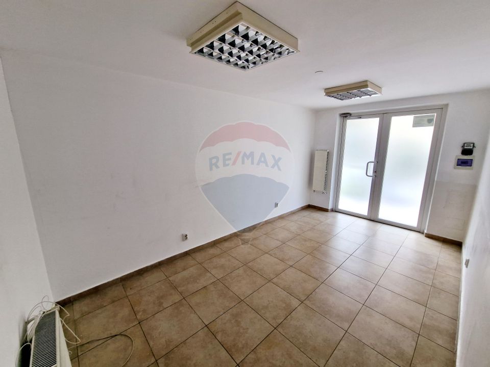 60sq.m Commercial Space for rent, Precista area