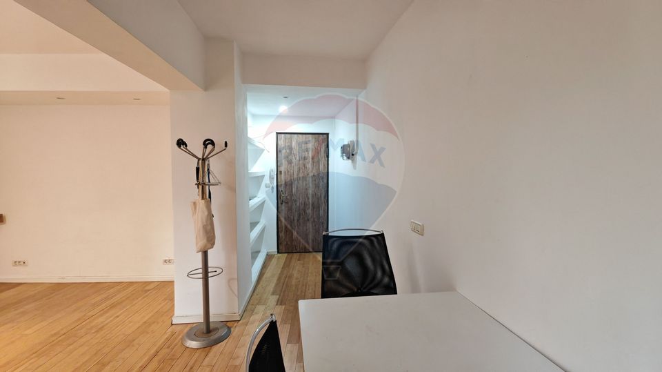 Studio for sale on Calea Victoriei - Excellent positioning