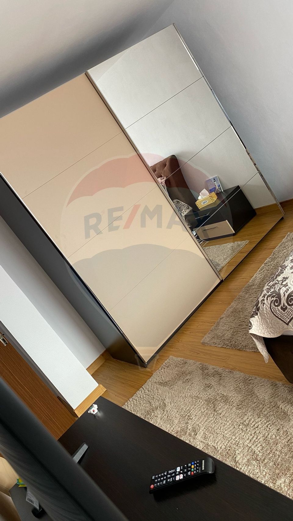 Apartament cu 3 camere de vânzare