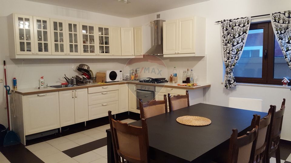 6 room House / Villa for sale