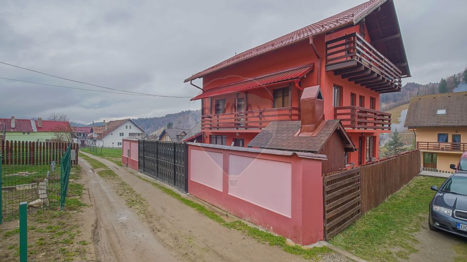 Pensiune cu 7 camere in Moieciu | TOATE UTILITATILE | COMISION 0%