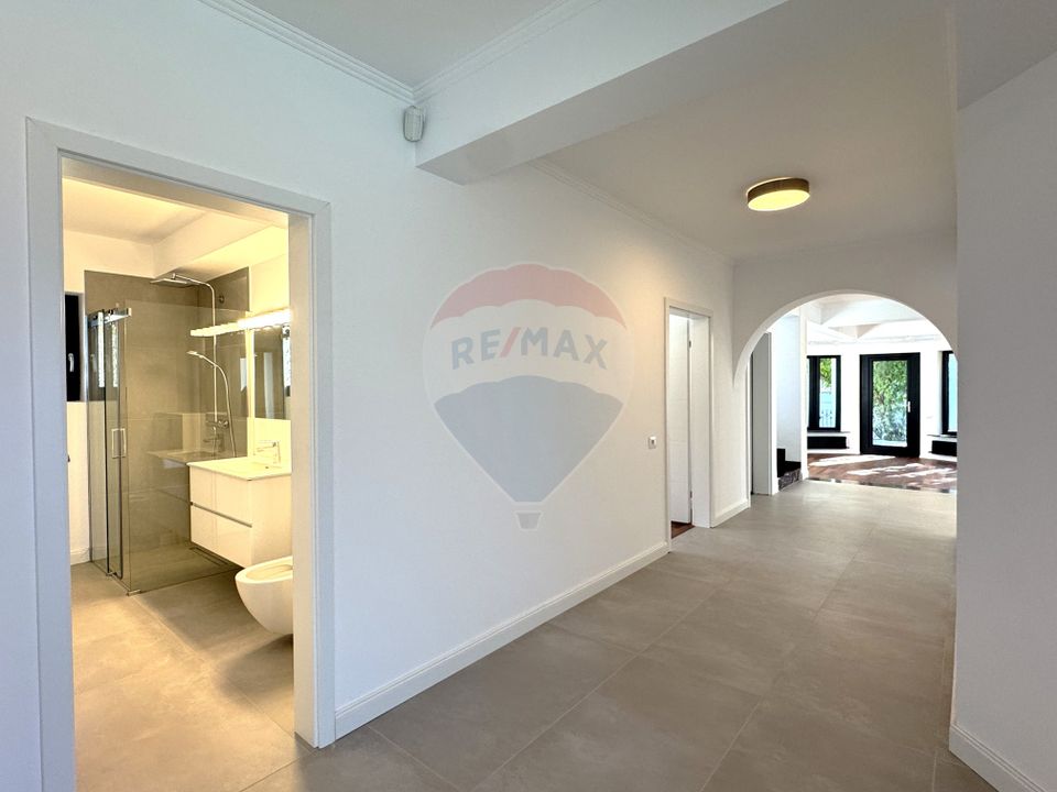 Vila individuala, 7 camere, 2 garaje, curte - Pipera, Cortina North