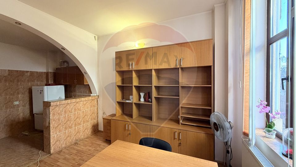 4 room House / Villa for sale, Central area