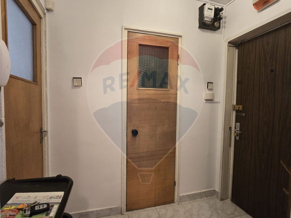 Apartament cu 3 camere de vânzare în zona Bucur Obor