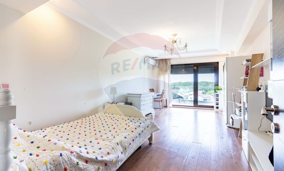 Apartament cu 3 camere de vanzare, langa padure, piscina, loc de joaca