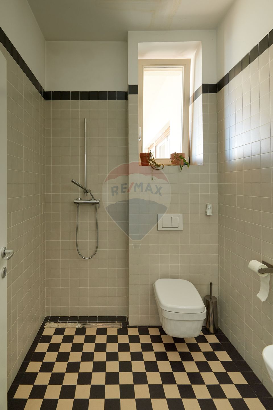 4 room Apartment for sale, Central area