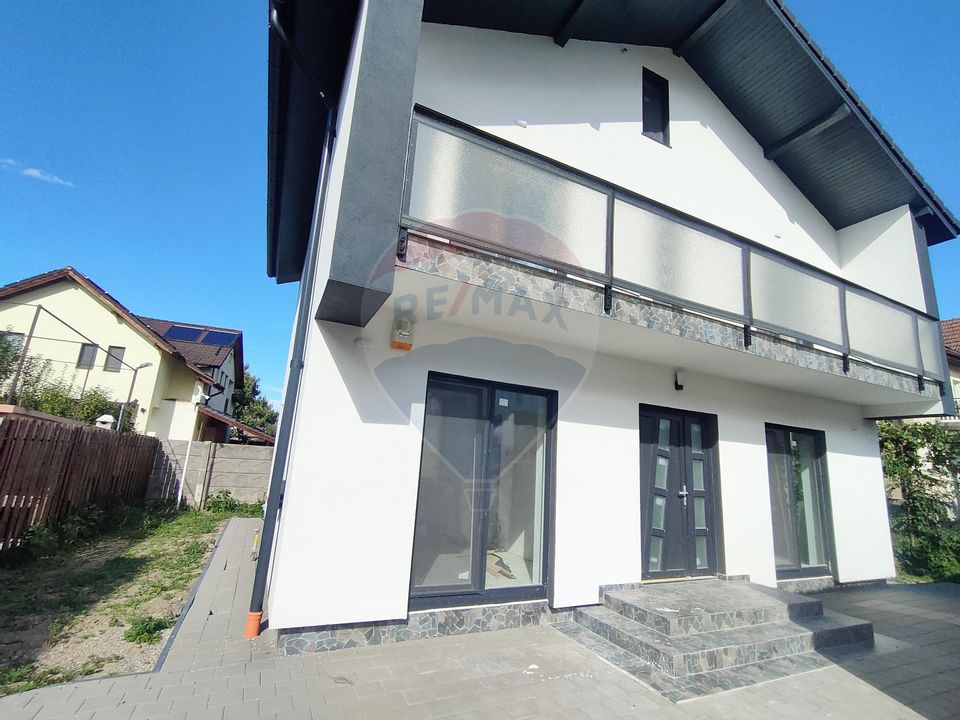 Casă cu 3 camere de vânzare în zona Turnisor