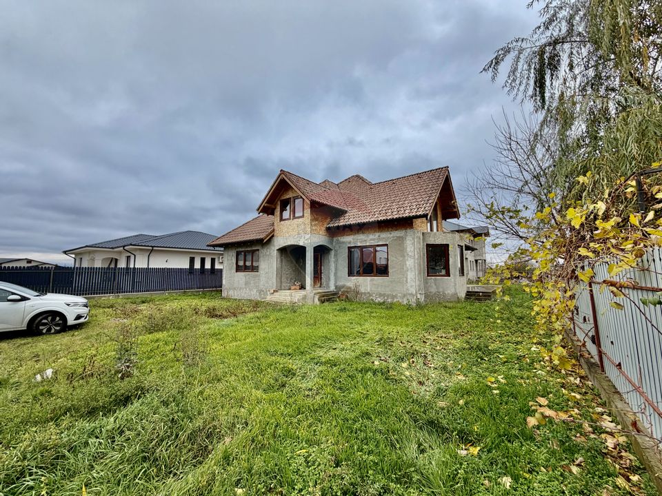 7 room House / Villa for sale, Est area