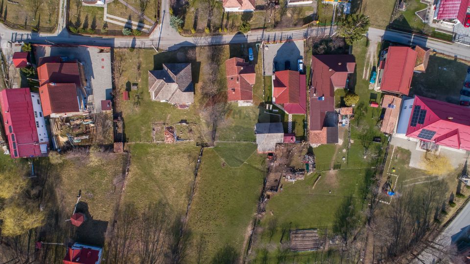 Casă + teren de vânzare – comision 0%