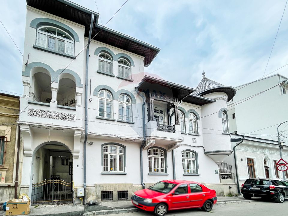 Apartament cu 5 camere in casa interbelica zona Armeneasca