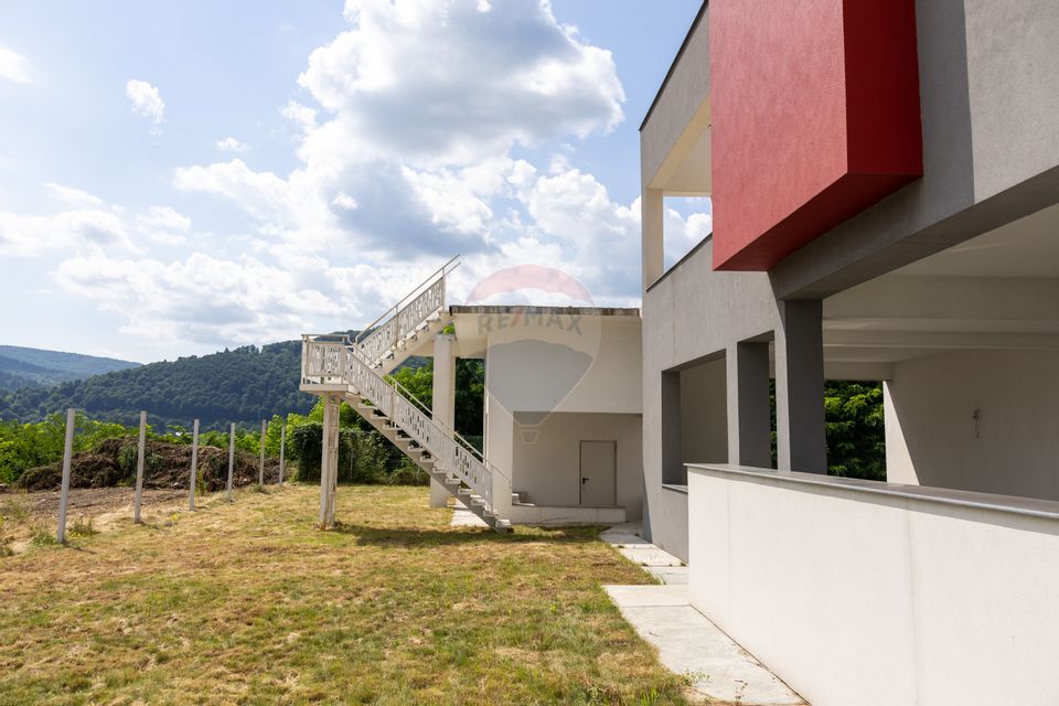 Vilă cu piscină de vanzare  – Bistrița