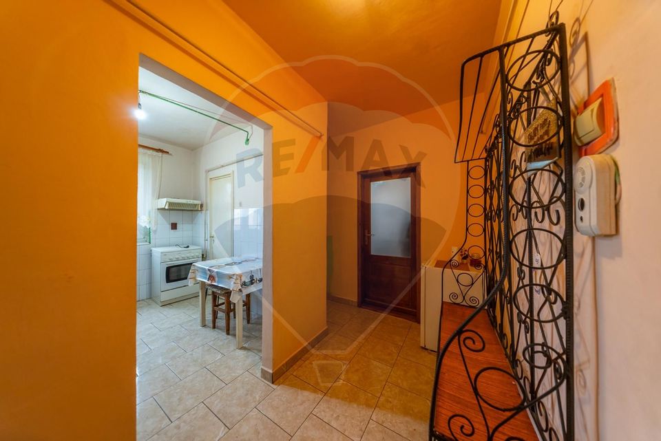 Apartament de vânzare 3 camere Chisineu Cris