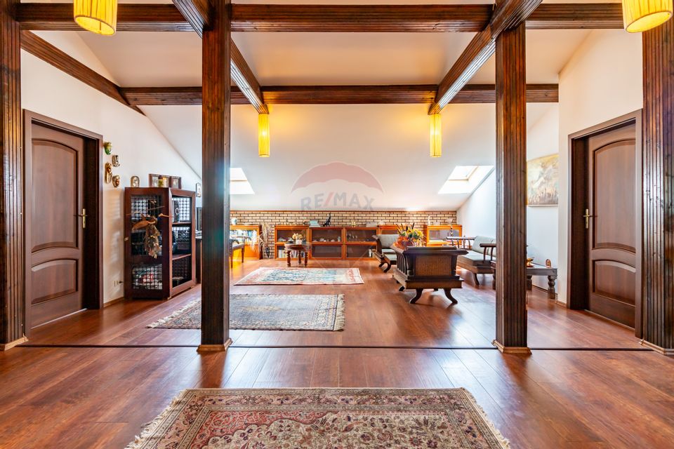 8 room House / Villa for sale