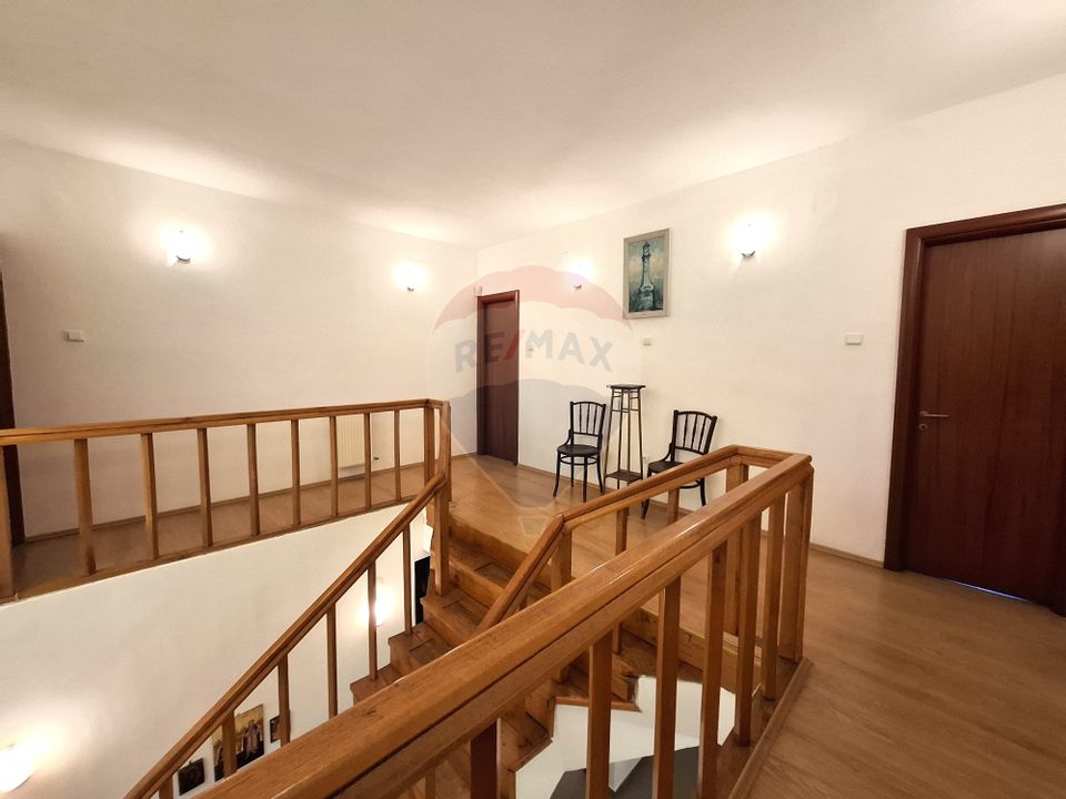 De inchiriat Casa cu brazi 8 camere arhitectura deosebita, Mogosoaia