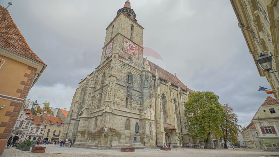 REZERVAT! Apartament cu o cameră de vânzare langă Biserica Neagră.