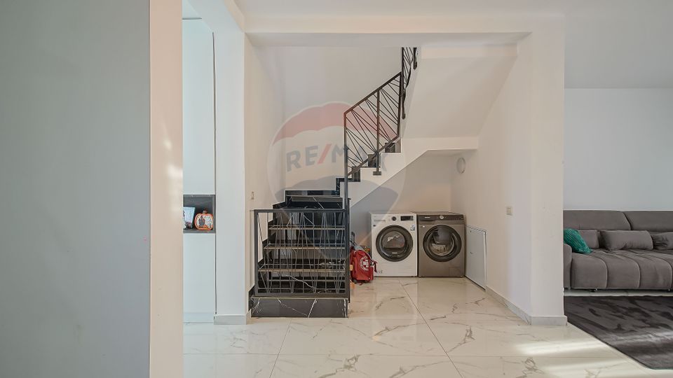 Casa Moderna De Vanzare Cartier Izvor-Finisaje premium Mutare Imediata