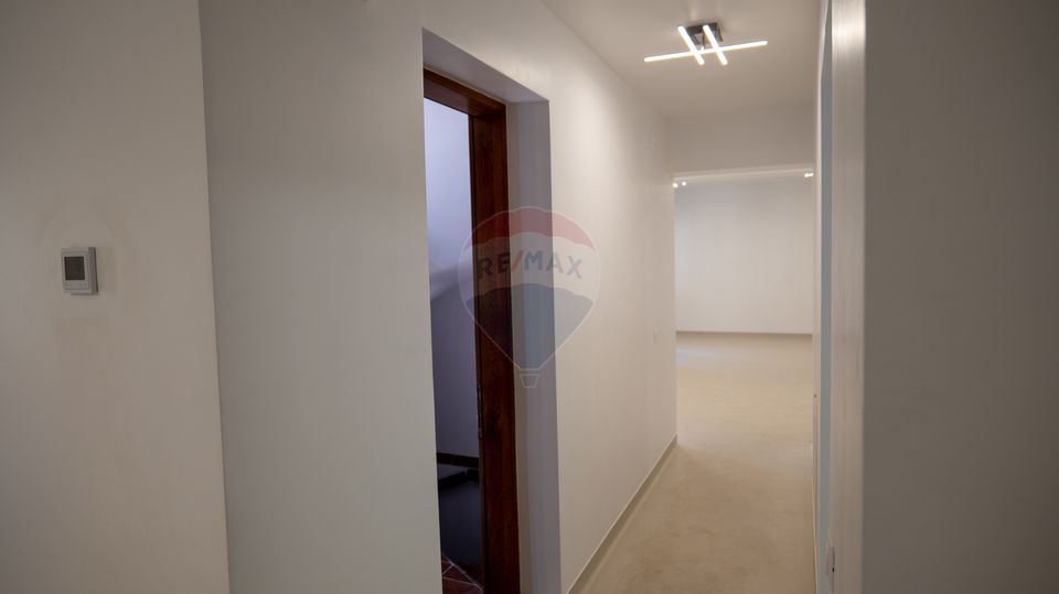 150sq.m Office Space for rent, Ferdinand area