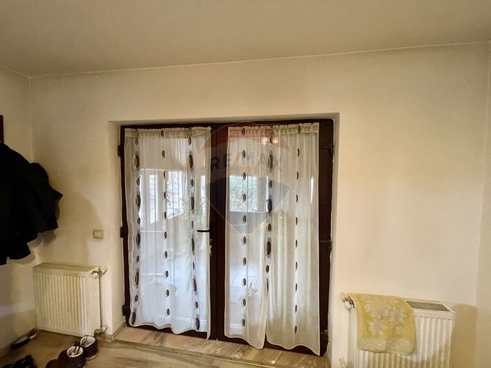 6 room House / Villa for sale, Vest area