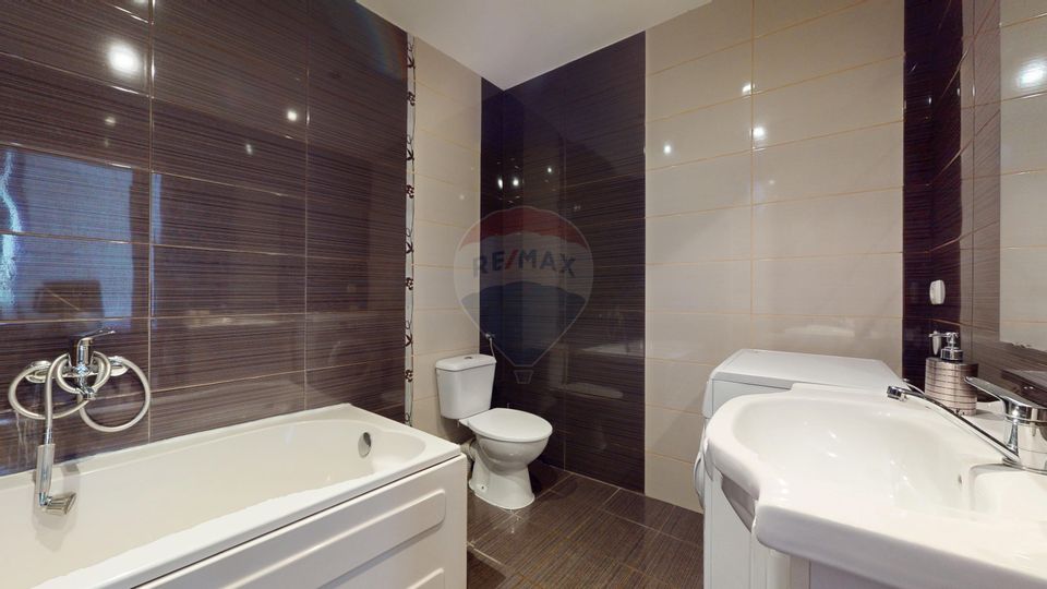 Apartament modern cu 3 camere în Centrul Istoric pe Republicii 44