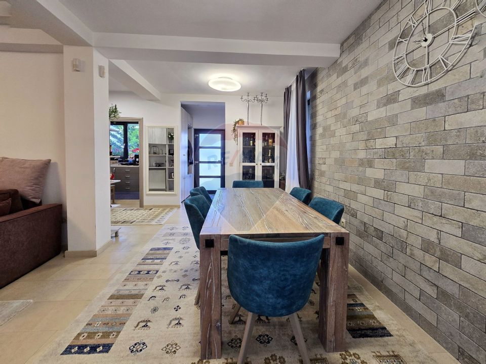 Casa, 4 dormitoare, pod amenajat, gradina, zona Vivo