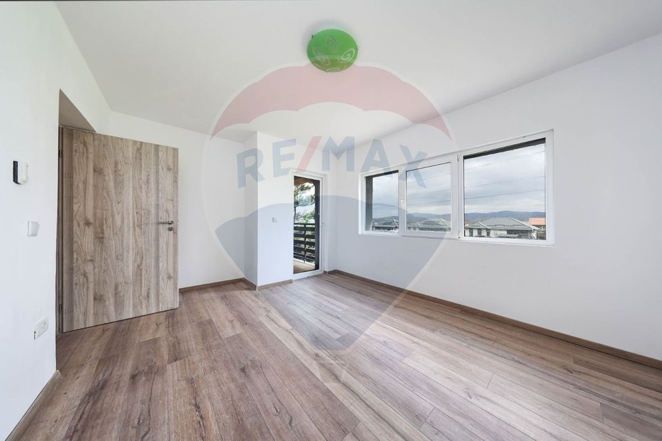 4 room House / Villa for sale