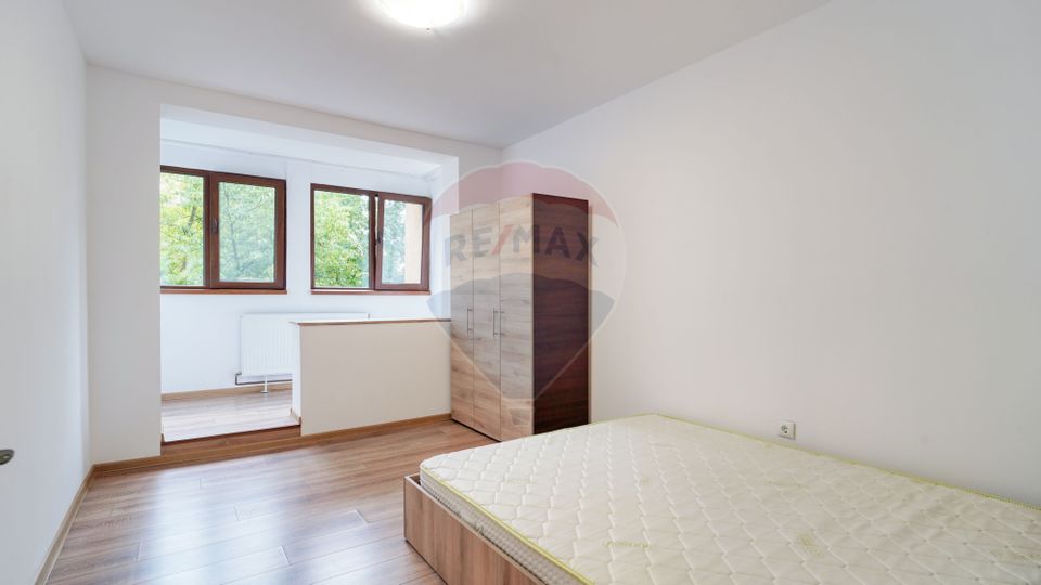 Apartament cu 3 camere de închiriat B-dul Victoriei