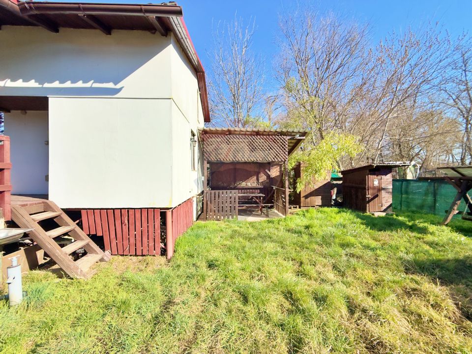 Cabană cu 2 camere de vânzare în zona 3 Insule