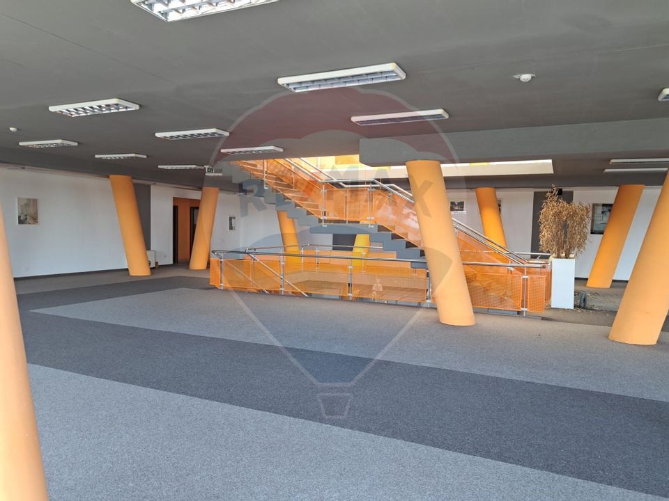 1,600sq.m Commercial Space for rent