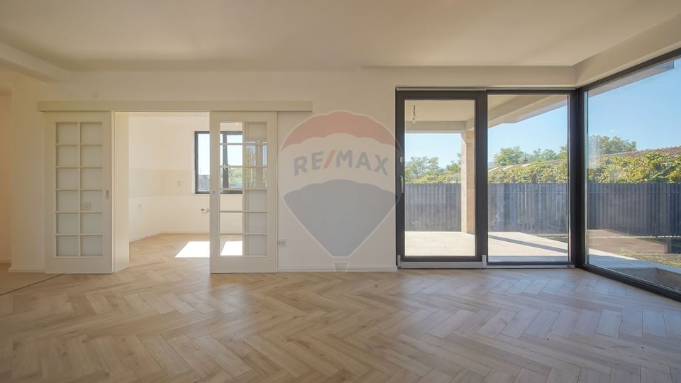 5 room House / Villa for sale