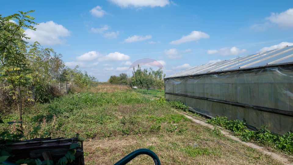 Vanzare vila si spațiu comercial, gradina si garaj-zona Corbii Mari