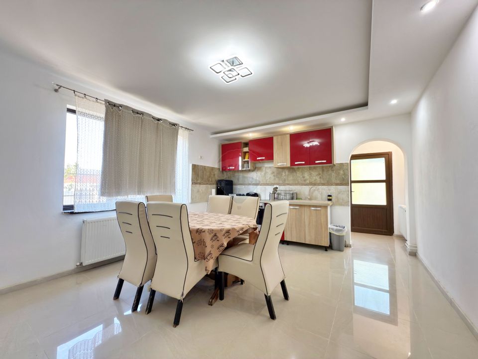 Casă cu 5 camere de vânzare loc. Frumușeni, jud. Arad