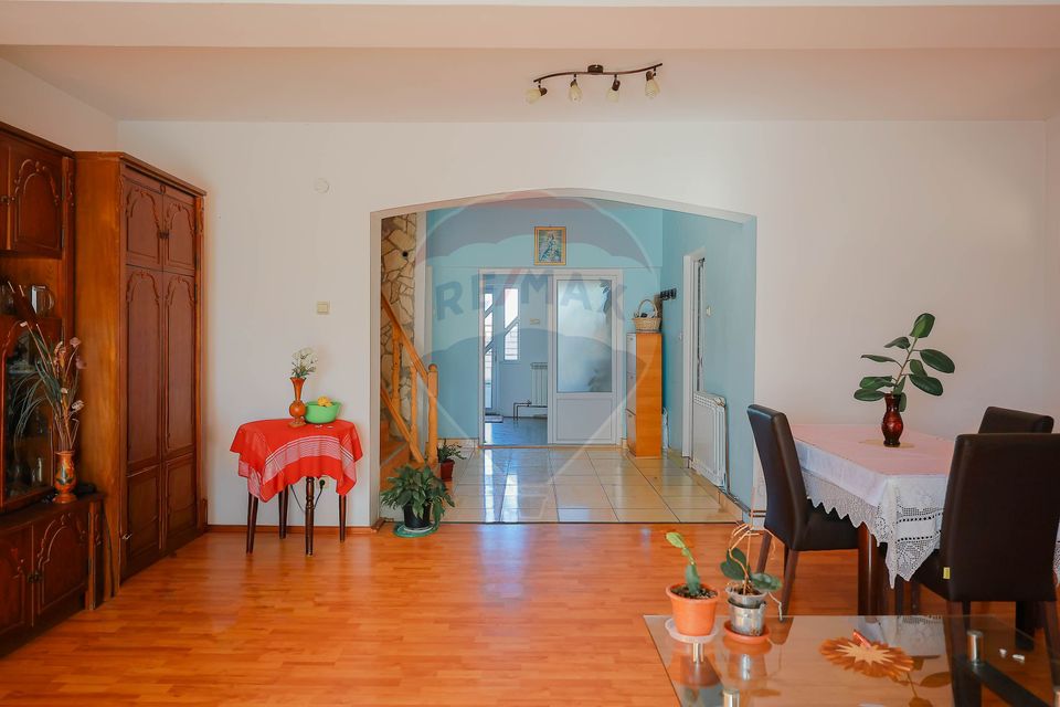 5 room House / Villa for sale, Nufarul area