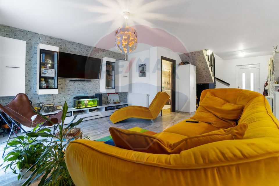 Casă / Vilă cu 4 camere de vânzare în zona Central