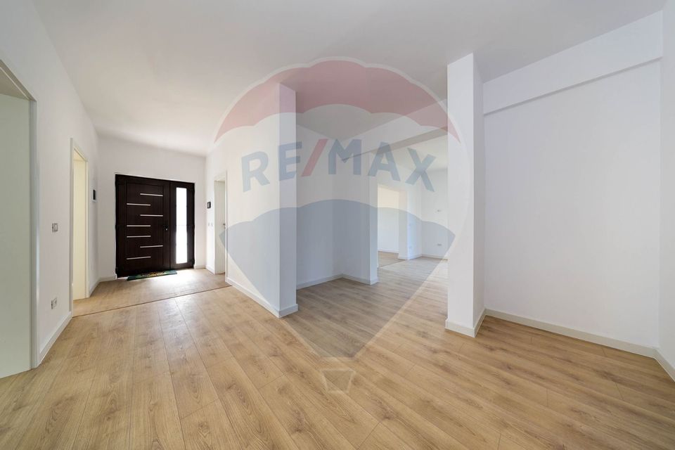 4 room House / Villa for sale