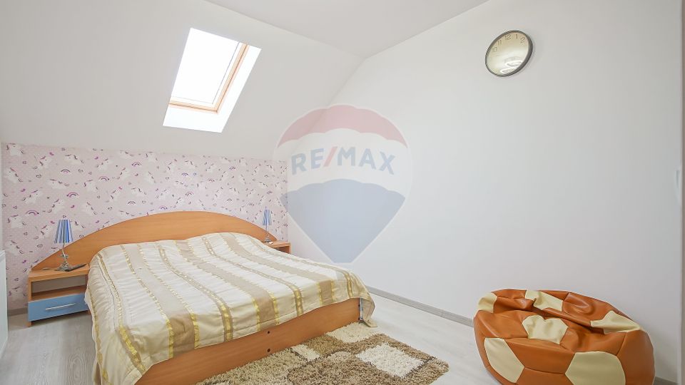 Comision zero, casa individuala + cabana A frame in Bod, la intrare