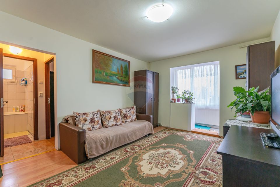 3 room Apartment for sale, Bartolomeu area