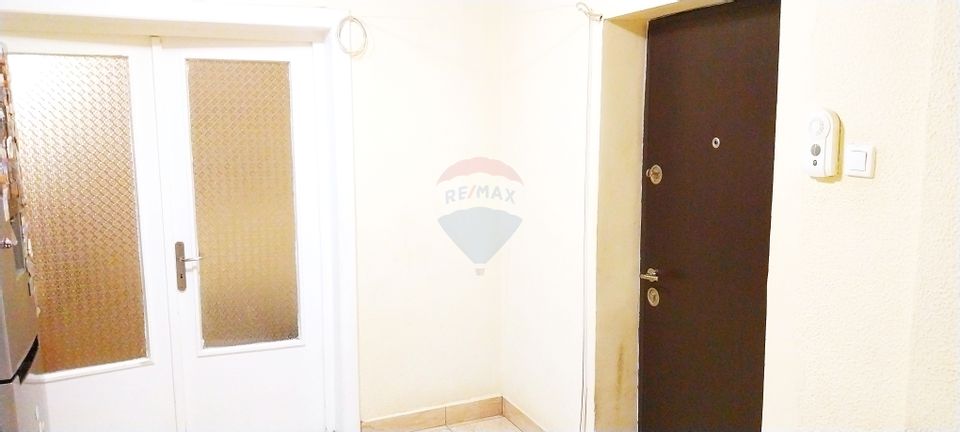 Apartament cu 2 camere de vânzare în zona 1 Mai Insula