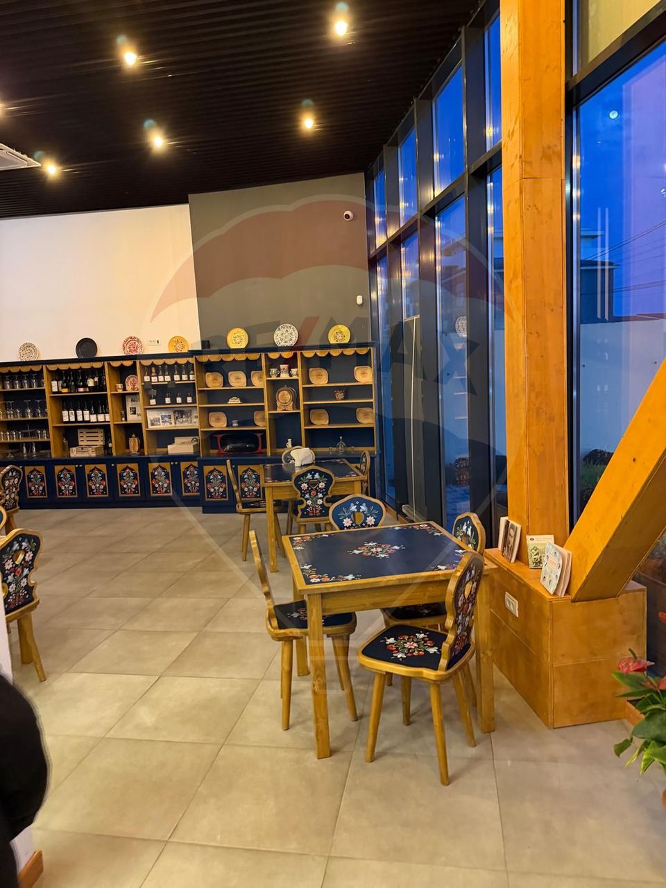 Spațiu comercial de 300mp de închiriat în zona Pipera