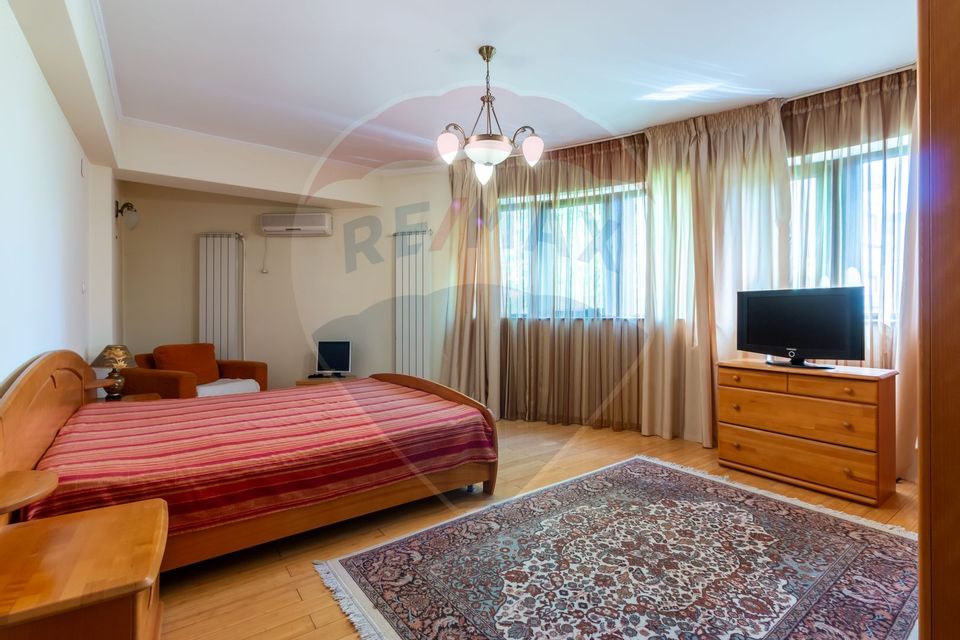 Villa for sale 14 rooms/SWIMMING POOL/ GENEROUS LAND/ BRAGADIRU-ILFOV