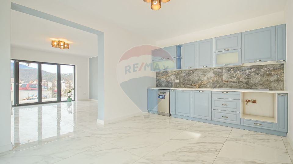 Casă modernă Bunloc, vedere Bucegi, 186 mp, comision 0