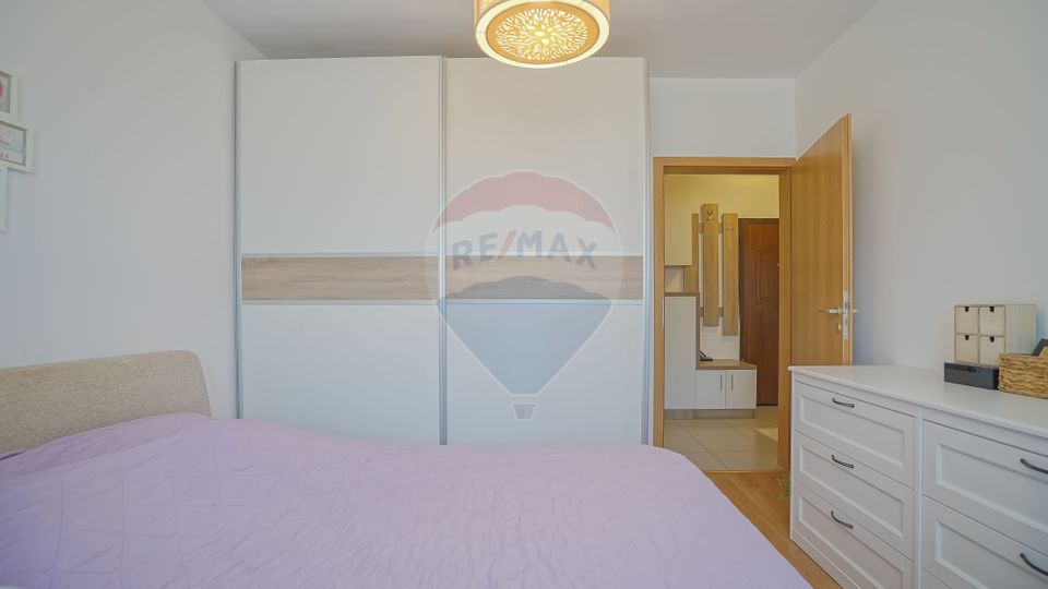 Apartament 2 camere cu parcare și grădină 30mp, zona Tractorul